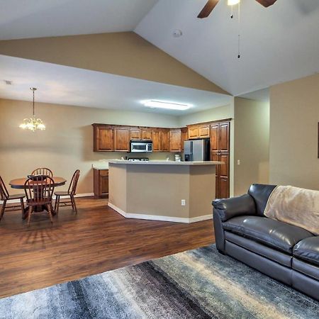 Branson Home With Deck Walk To The Strip And Creek! 외부 사진