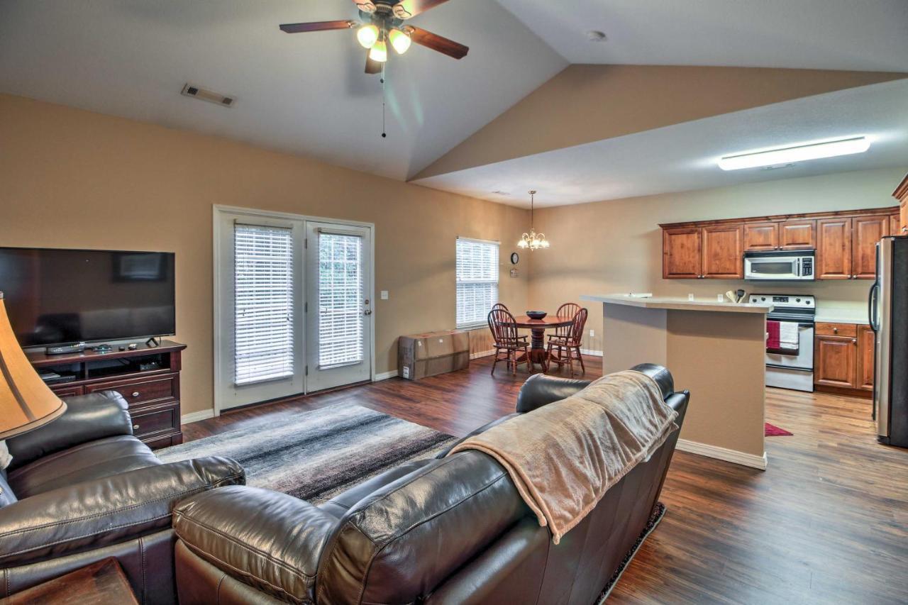 Branson Home With Deck Walk To The Strip And Creek! 외부 사진